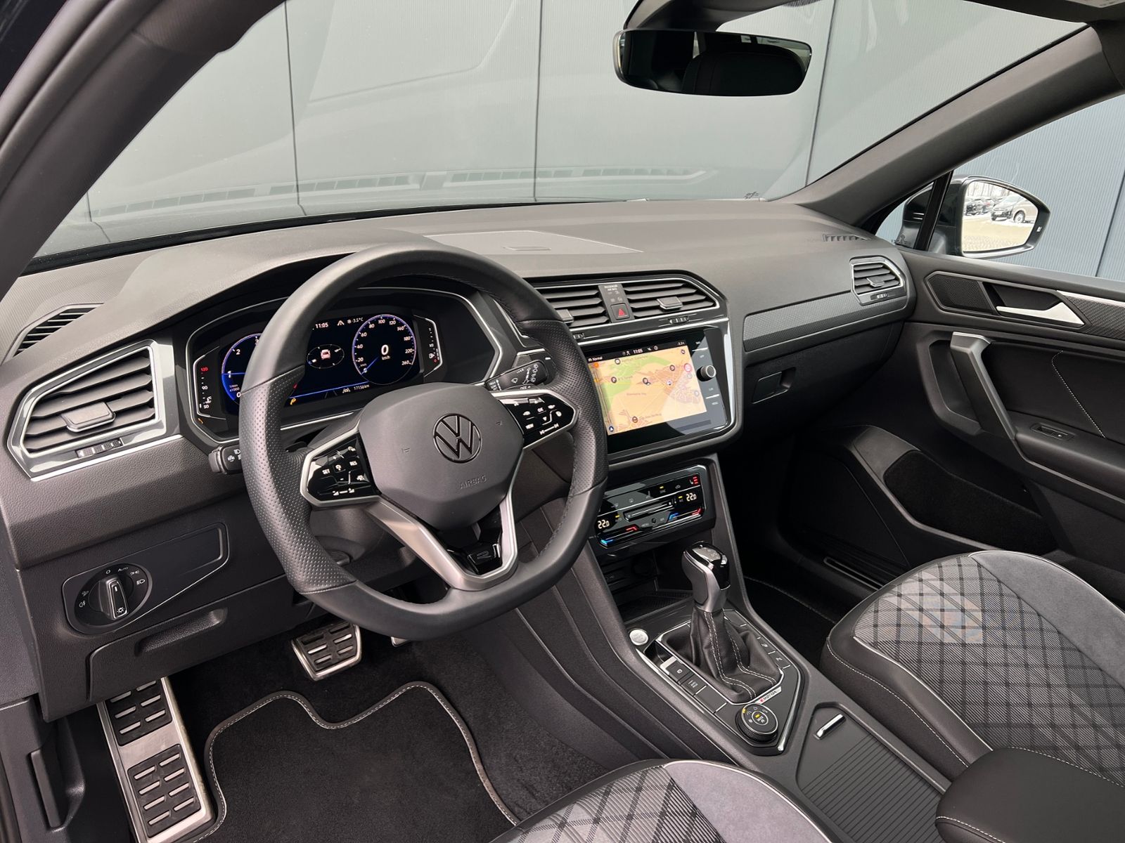 Fahrzeugabbildung Volkswagen Tiguan Allspace R-Line 2.0 TDI DSG 4MOTION *AHK,