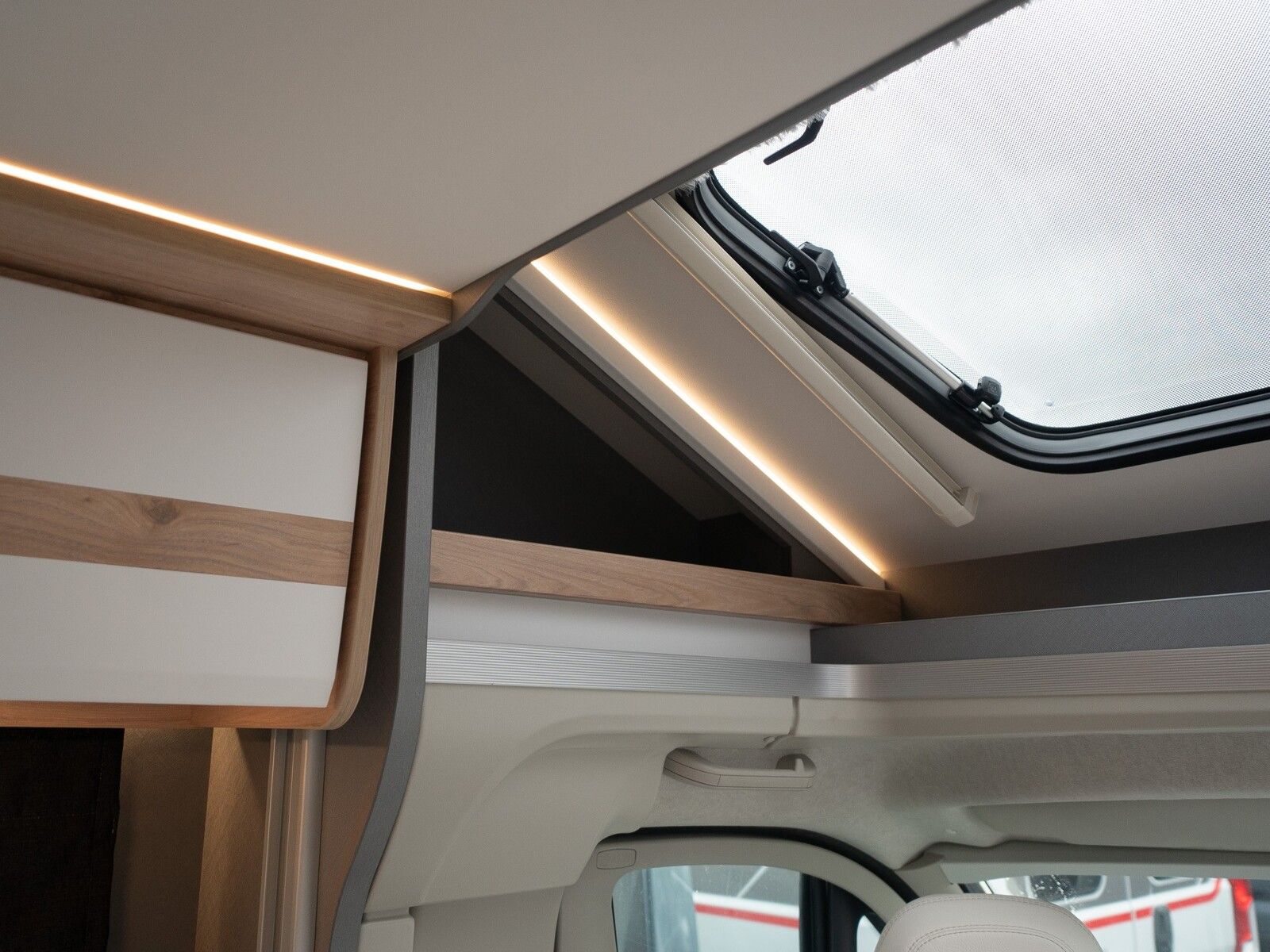 Fahrzeugabbildung Dethleffs Just Camp Active T 7052 EB Automatik*Hubbett