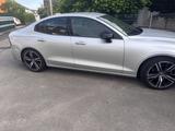 Volvo S60 B3 AWD Geartronic R-Design (Mild-Hybri - Volvo S60 mit Hybrid-Antrieb
