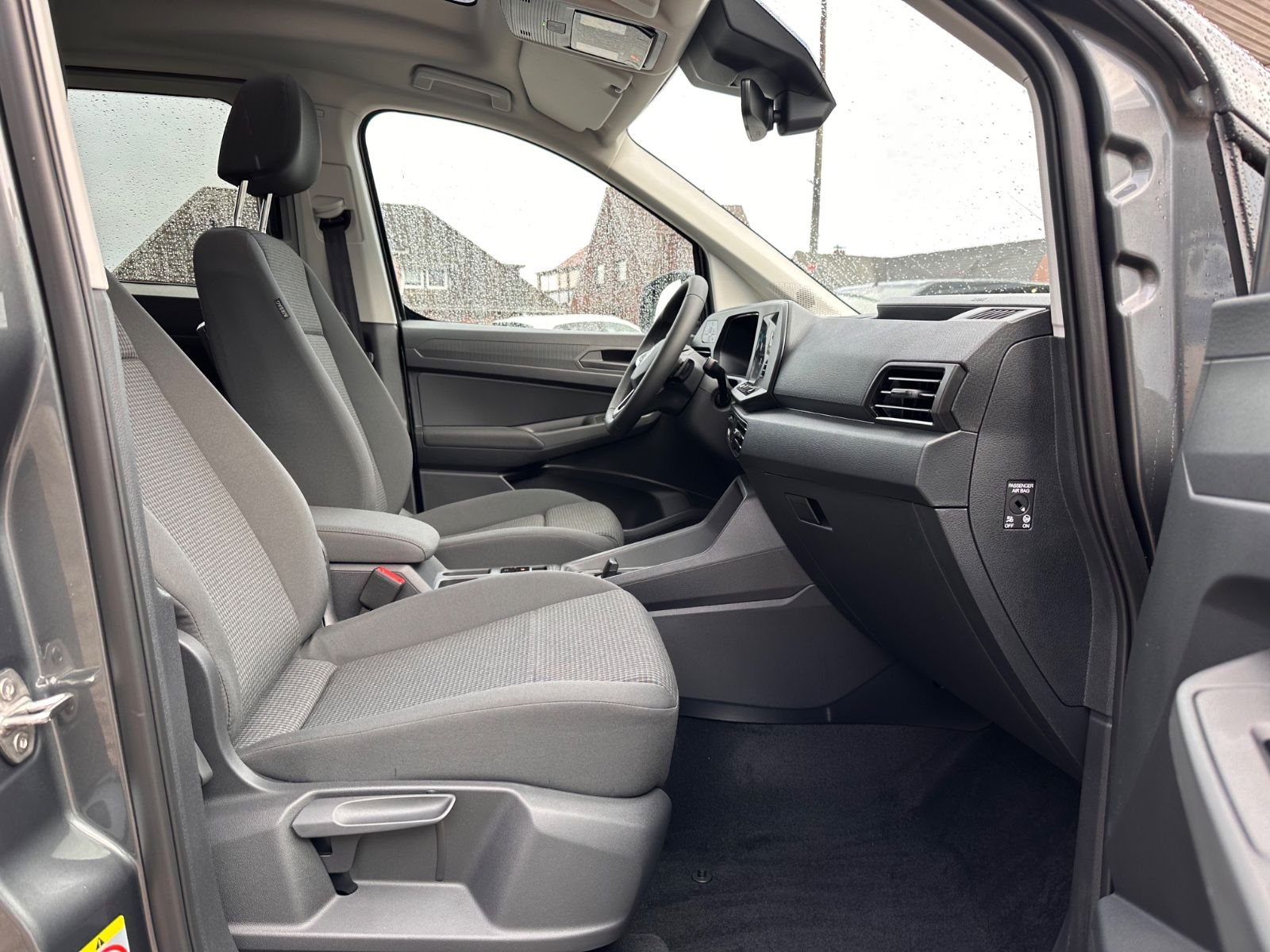 Fahrzeugabbildung Volkswagen Caddy Maxi 2.0 TDI DSG Pano/ACC/LED/APP/7-Sitzer