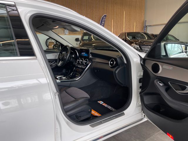 Mercedes-Benz C 180 *CARPLAY*PDC*AHK*LED*NAVI*EL.SITZE*