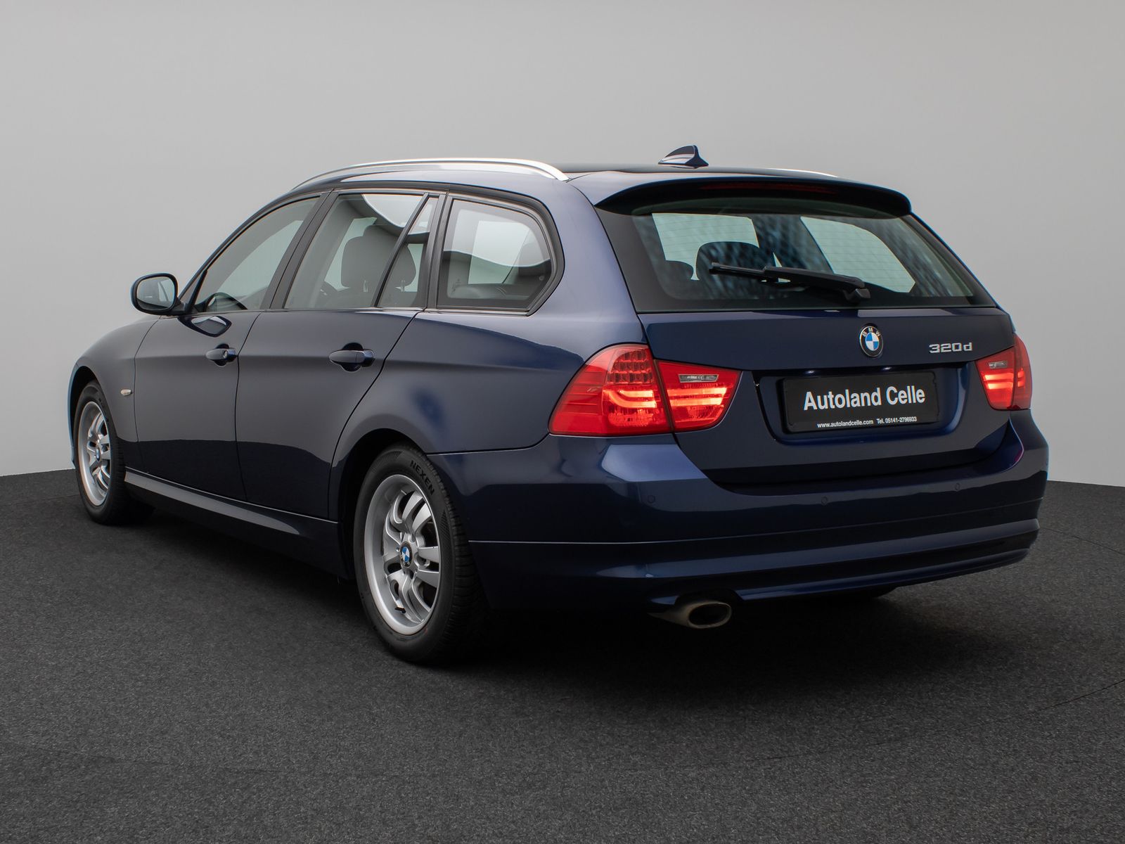 Fahrzeugabbildung BMW 320d PDC Navi Xenon Fernlichtassist Komfort AHK