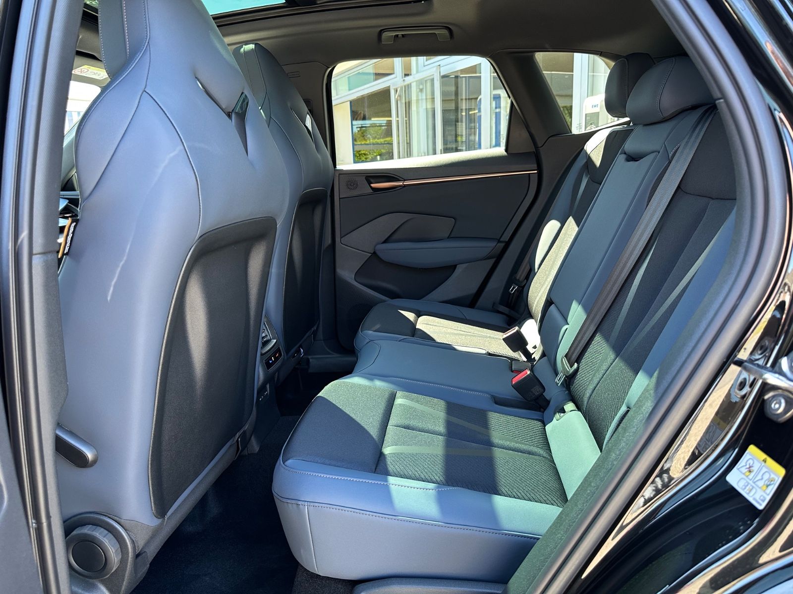 Fahrzeugabbildung CUPRA Terramar 1.5 eTSI DSG Navi/Pano/ACC/LED/AHK/GJR