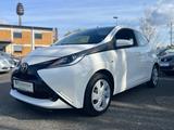Toyota Aygo AYGO x-play/Klima/5Türer/8xReifen/BT/LED - Toyota in Nürnberg