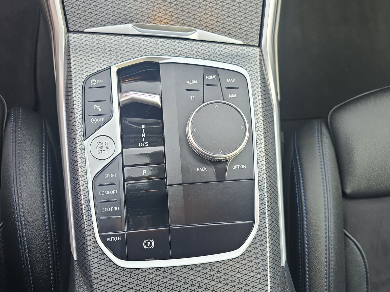 Fahrzeugabbildung BMW Touring 320i M-SPORT LC.PRO ACC ,Hifi,Carplay