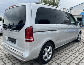 Mercedes V 220 - 4