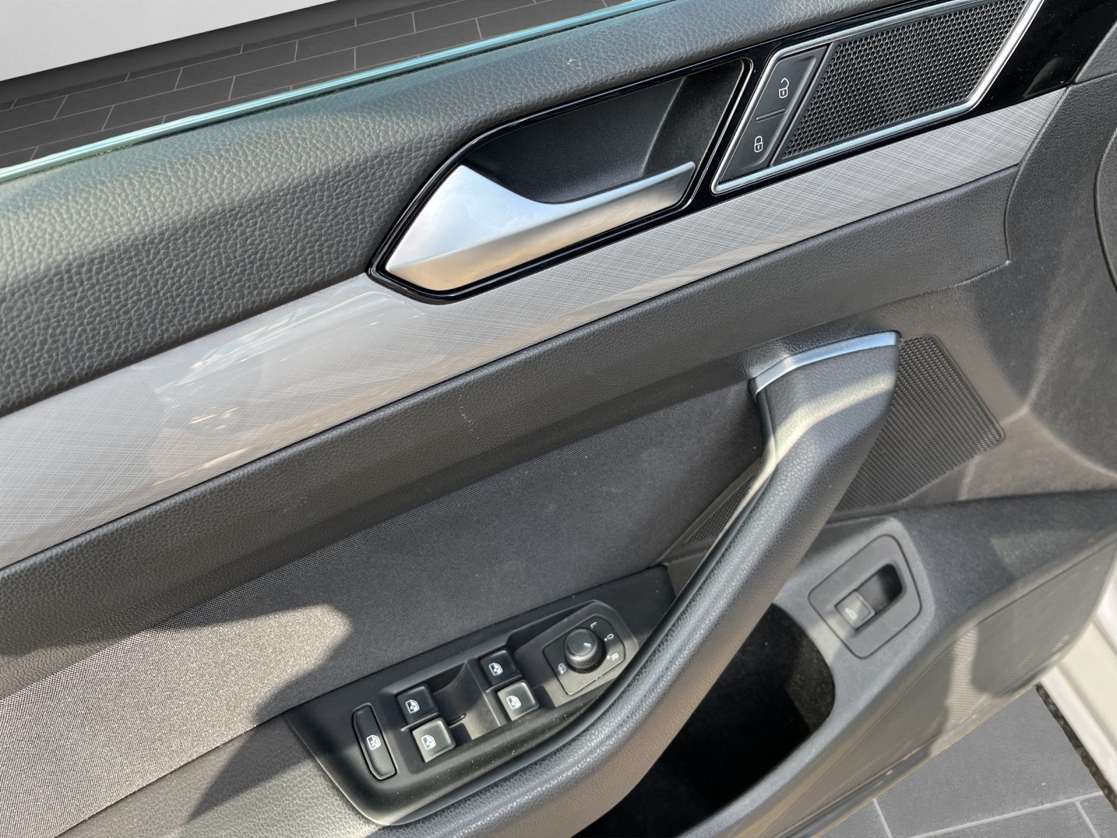 Volkswagen Passat Variant - Bild 13