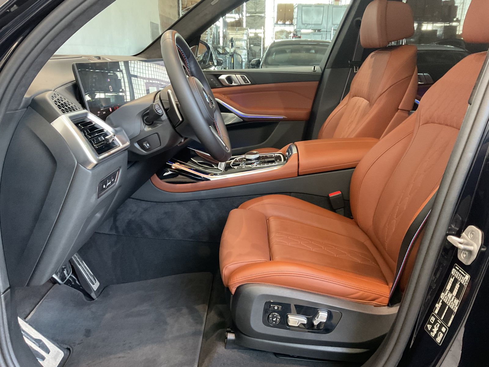 Fahrzeugabbildung BMW X7 M60i M Sportpaket pro, Sitzbelüftung vorn, B&