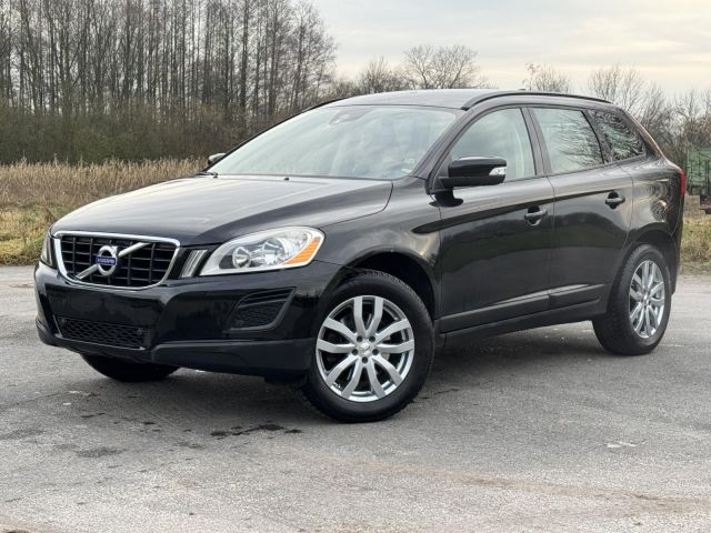 Volvo XC60 Kinetic 2WD 1 Hand SHZ*Kamera*AHK*Leder*PDC