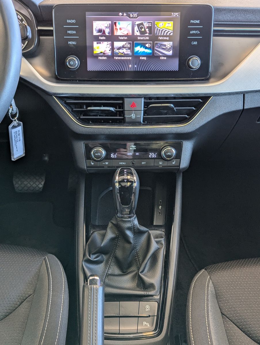 Fahrzeugabbildung SKODA Kamiq 1.0 TSI DSG Tour Cam Pano ACC SMART-LINK