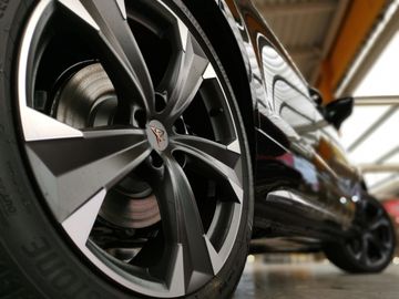 Cupra Ateca 2,0 ... VOLL el.HK P.-Dach 19" 360° Allrad