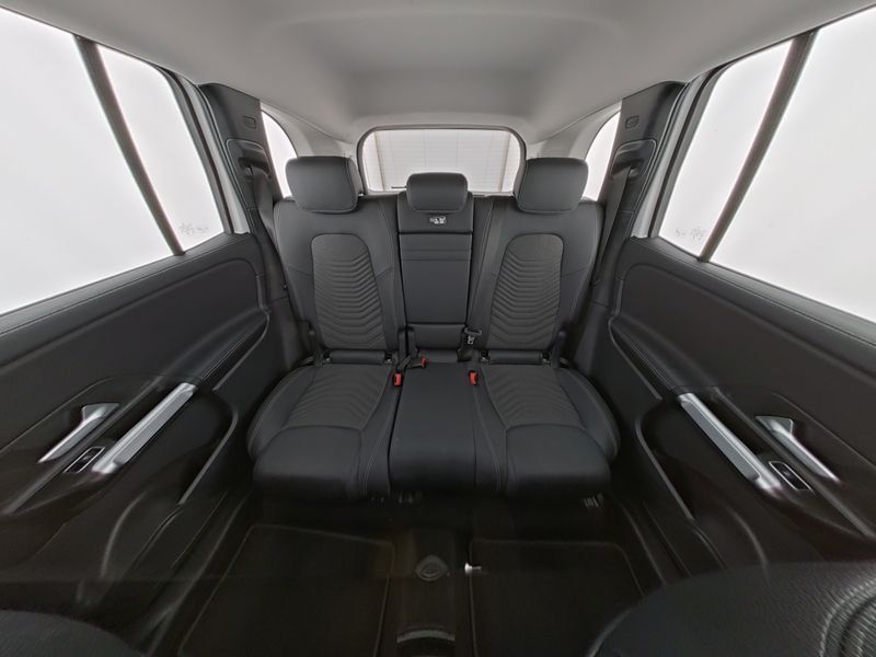 Fahrzeugabbildung Mercedes-Benz GLB 180 PROGRESSIVE*7-SITZER*APPLECAR-PLAY*KAMER