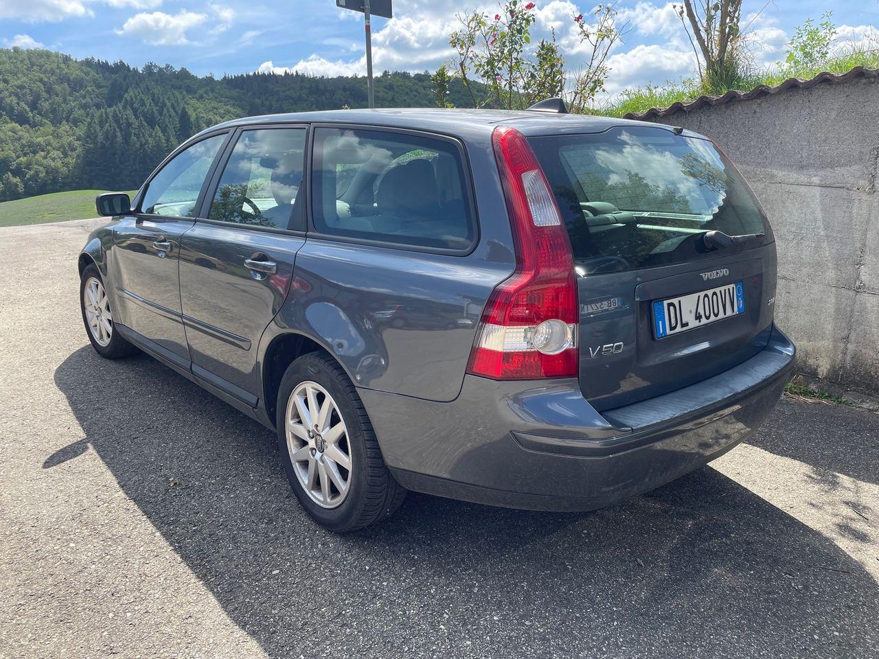Volvo V50 2007 — interior