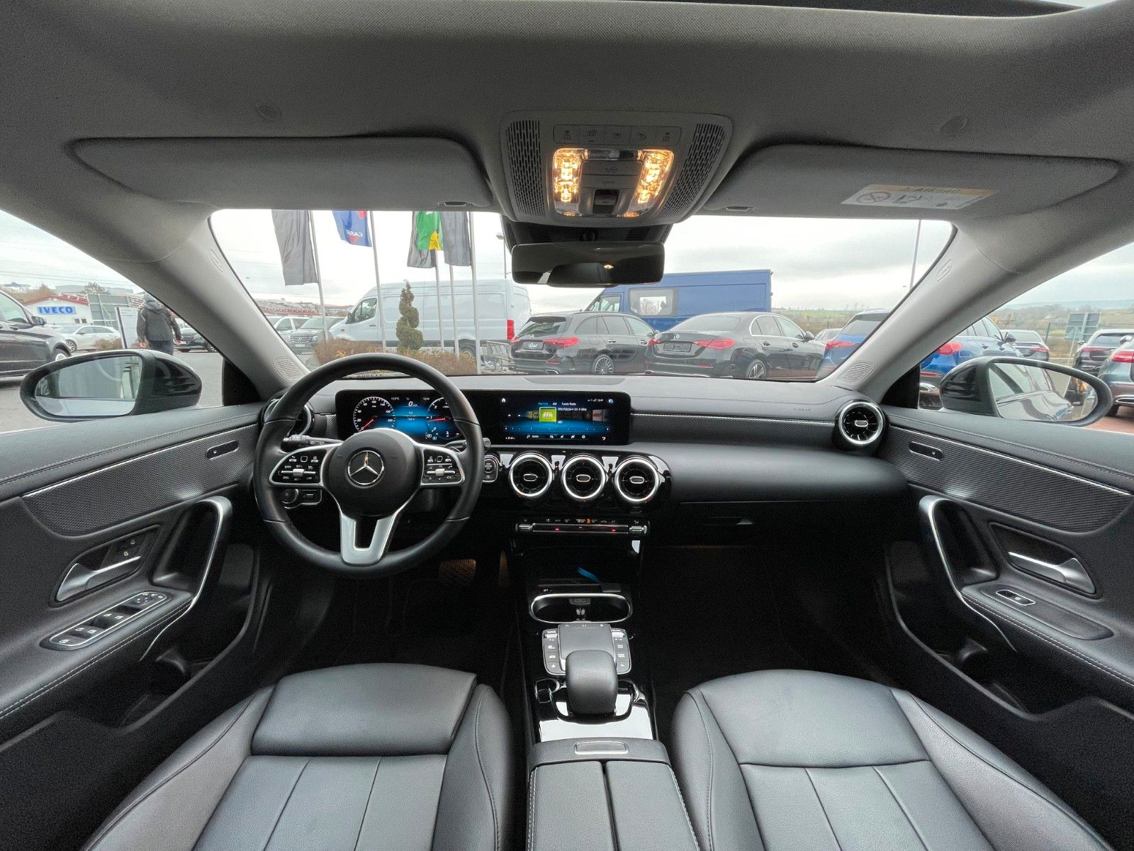 Fahrzeugabbildung Mercedes-Benz CLA 200 d SB Night+Pano+AHK+MBUX+R-Kamera+Leder