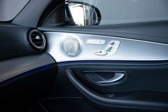 MERCEDES-BENZ E 400 d T 4M Avantgarde *Widescreen*Memory*AHK*