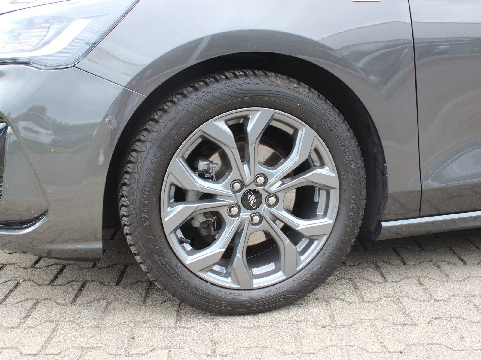 Fahrzeugabbildung Ford Focus ST-Line X 1,0 EcoBoost Mild-Hybrid