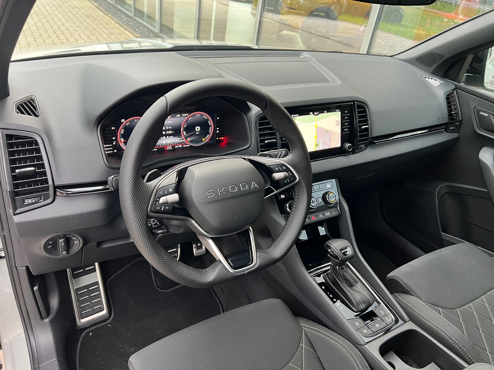 Fahrzeugabbildung SKODA Karoq Sportline 2.0 TSI 4x4 DSG *CANTON, AHK, 19