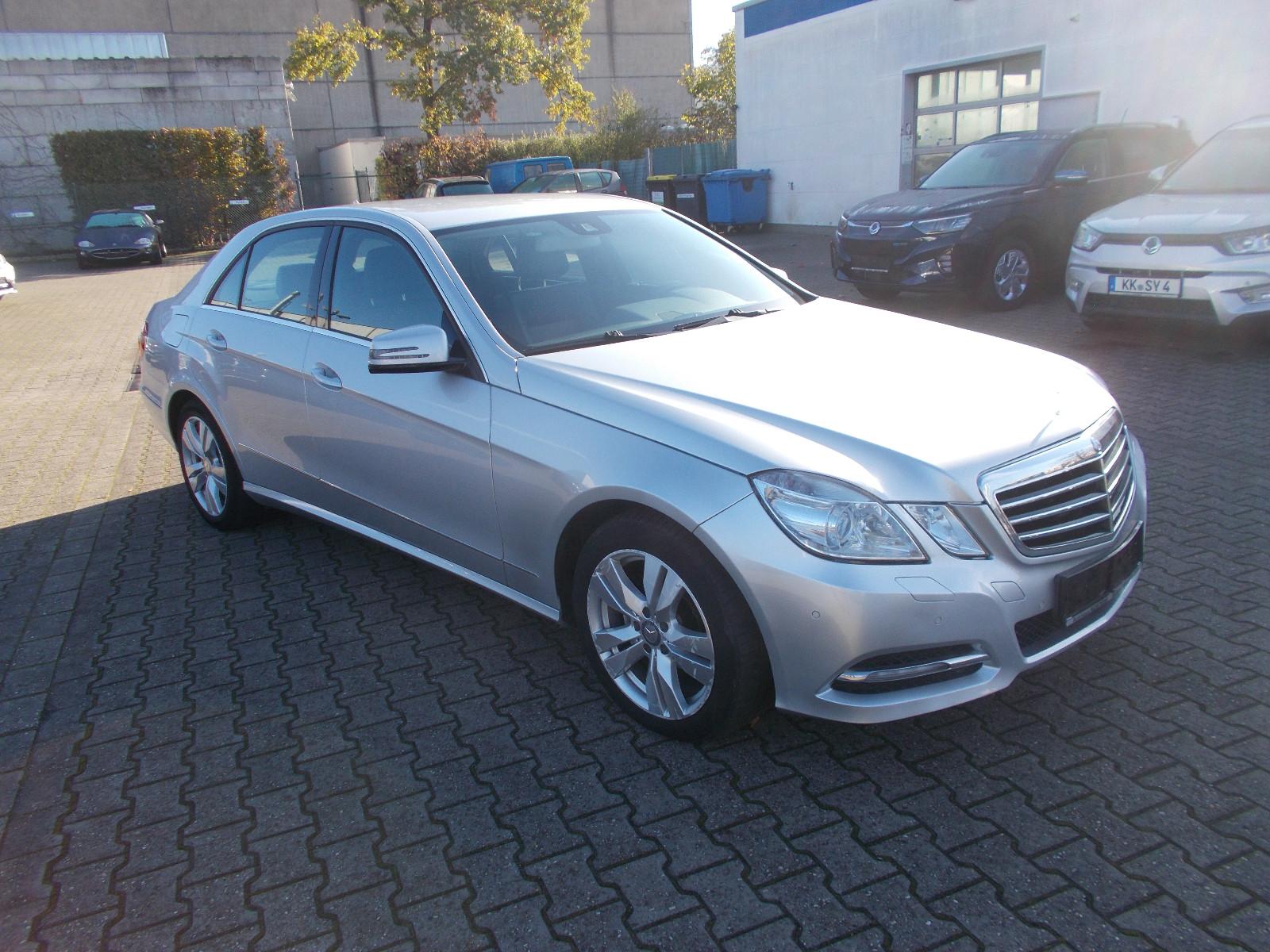 Mercedes-Benz E 200 CDi Leder Navi Comand Parkführung Bi Xenon
