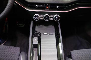 Skoda Superb 1.5 TSI DSG Sportline Combi AHK DCC Navi