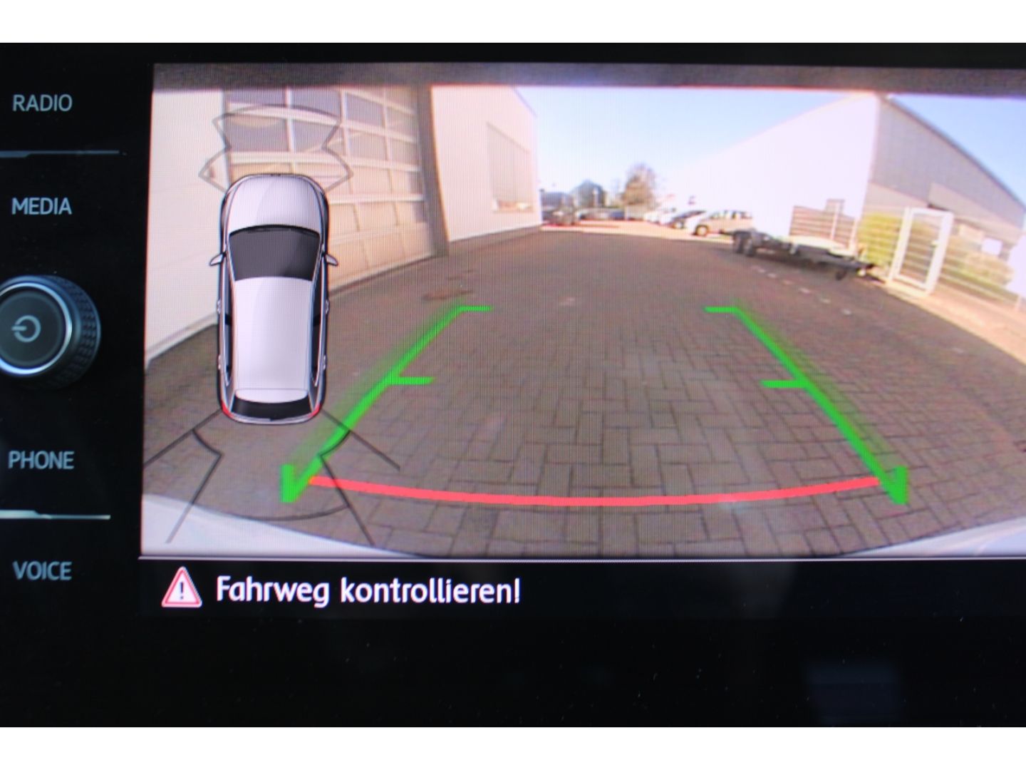 Fahrzeugabbildung Volkswagen Polo VI GTI 2.0TSI DSG ACC LED Milltek H&R PDC R