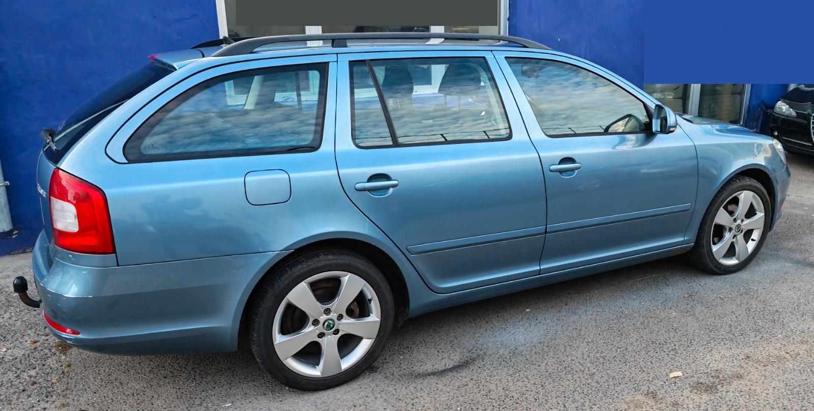 Skoda Octavia 2010 — interior