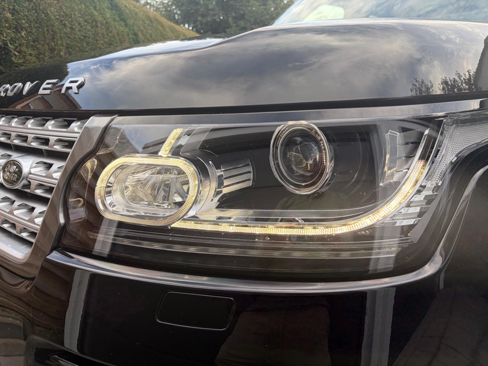 Range Rover Vogue 4.4 SDV8 340 ch • 76 500 km • Toit pano • Meridian • Caméra 360° • Sièges ventilés • 22"