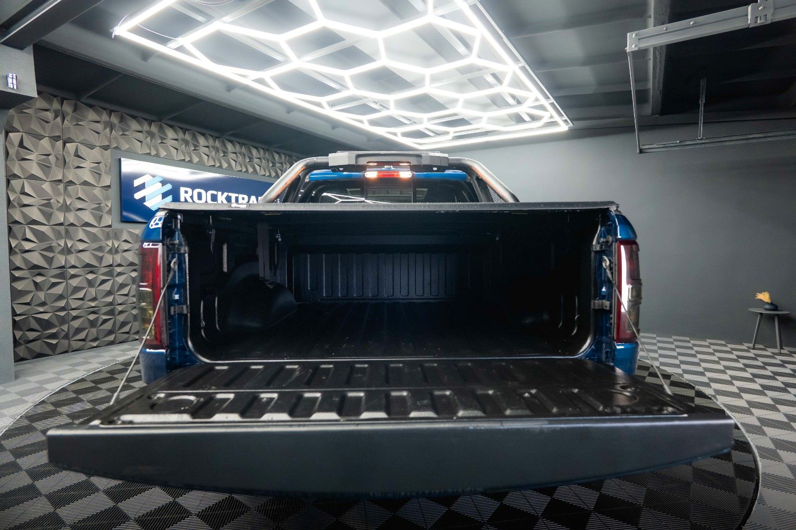 Fahrzeugabbildung Dodge RAM 5.7 V8 HEMI 4x4 NIGHT *Pano*LED* Unfallfrei