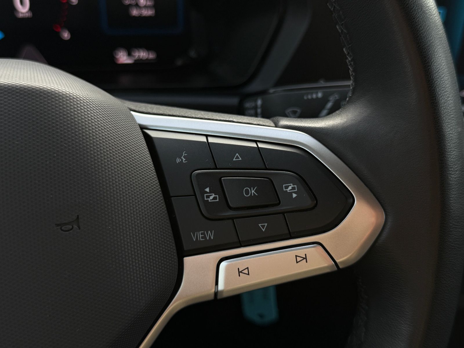 Fahrzeugabbildung Volkswagen Caddy Life Maxi 7-Sitzer ACC Blis DAB PDC SHZ