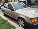 Mercedes-Benz W124 300 E Oldtimer Mercedes - Mercedes-Benz 300 aus 1989: 300e