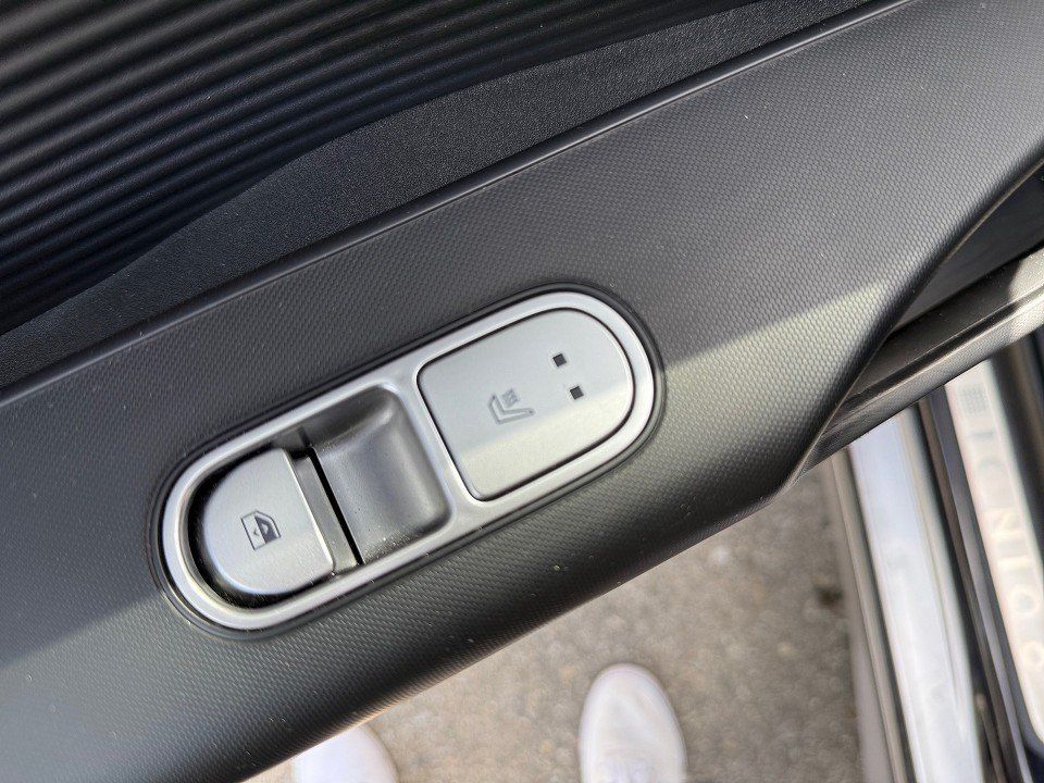 Fahrzeugabbildung Hyundai IONIQ 6 77kWh TECHNIQ PARK-P 1HD AVILOO-97%-SOH