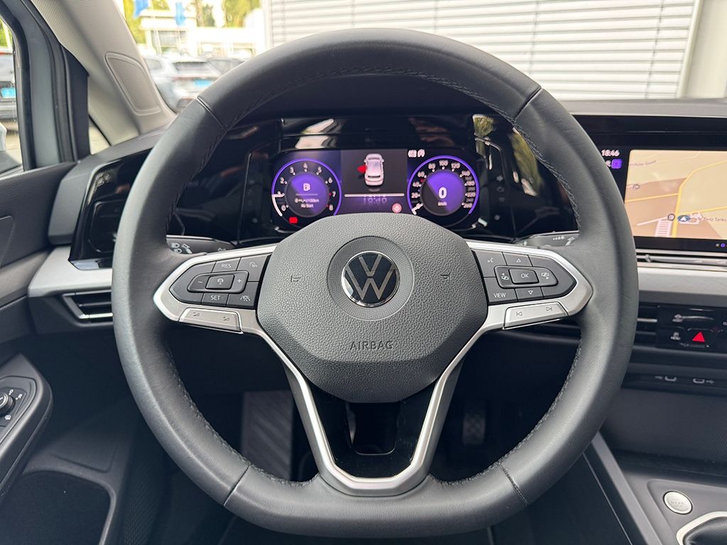 Golf VIII 1.5 TSI LIFE *STDHZG*NAVI*LED*ACC*