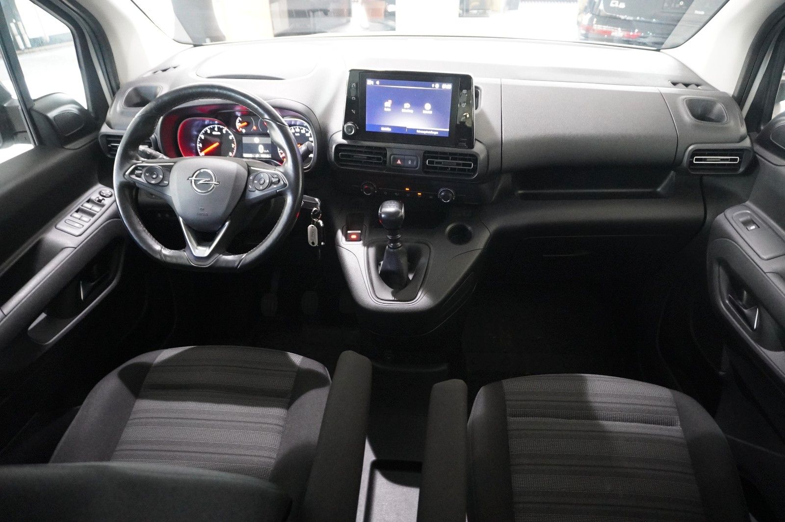 Fahrzeugabbildung Opel Combo Life 1.5D ELEGANCE NAVI/LED/KAMERA/SH/AHK