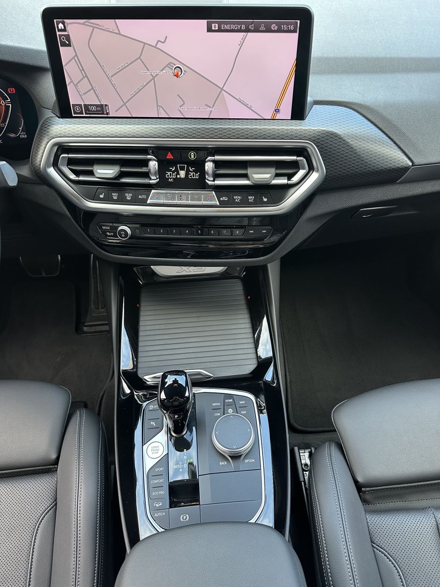 Fahrzeugabbildung BMW X3 xDrive20d M-Sport NAV+LED+HEAD-UP+ACC+19ZOLL