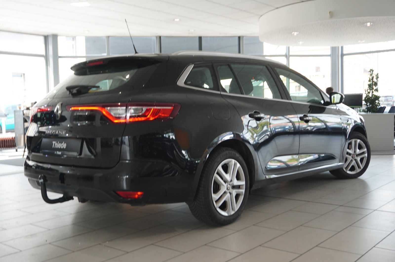 Fahrzeugabbildung Renault Megane IV 1.5D GT BUSINESS NAVI/LED/PDC/VIRT/AHK