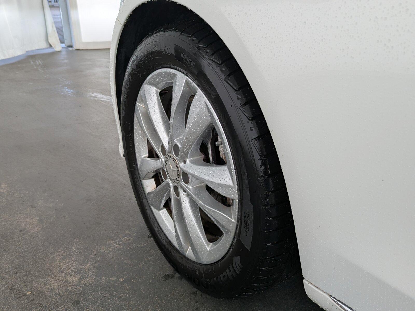 Mercedes-Benz C 300 T Avantgarde LED+NAVI+SHZ+RFK+TEMP+BC/FIS