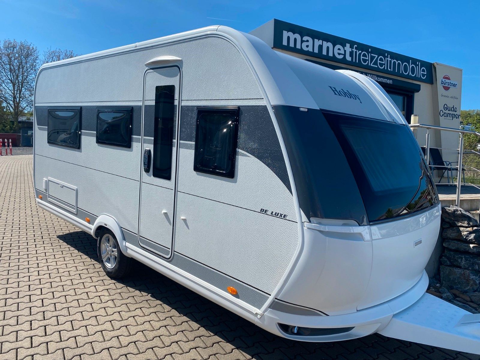 Fahrzeugabbildung Hobby De Luxe 460 LU *1.500Kg*Einzelbetten*Tageszul.