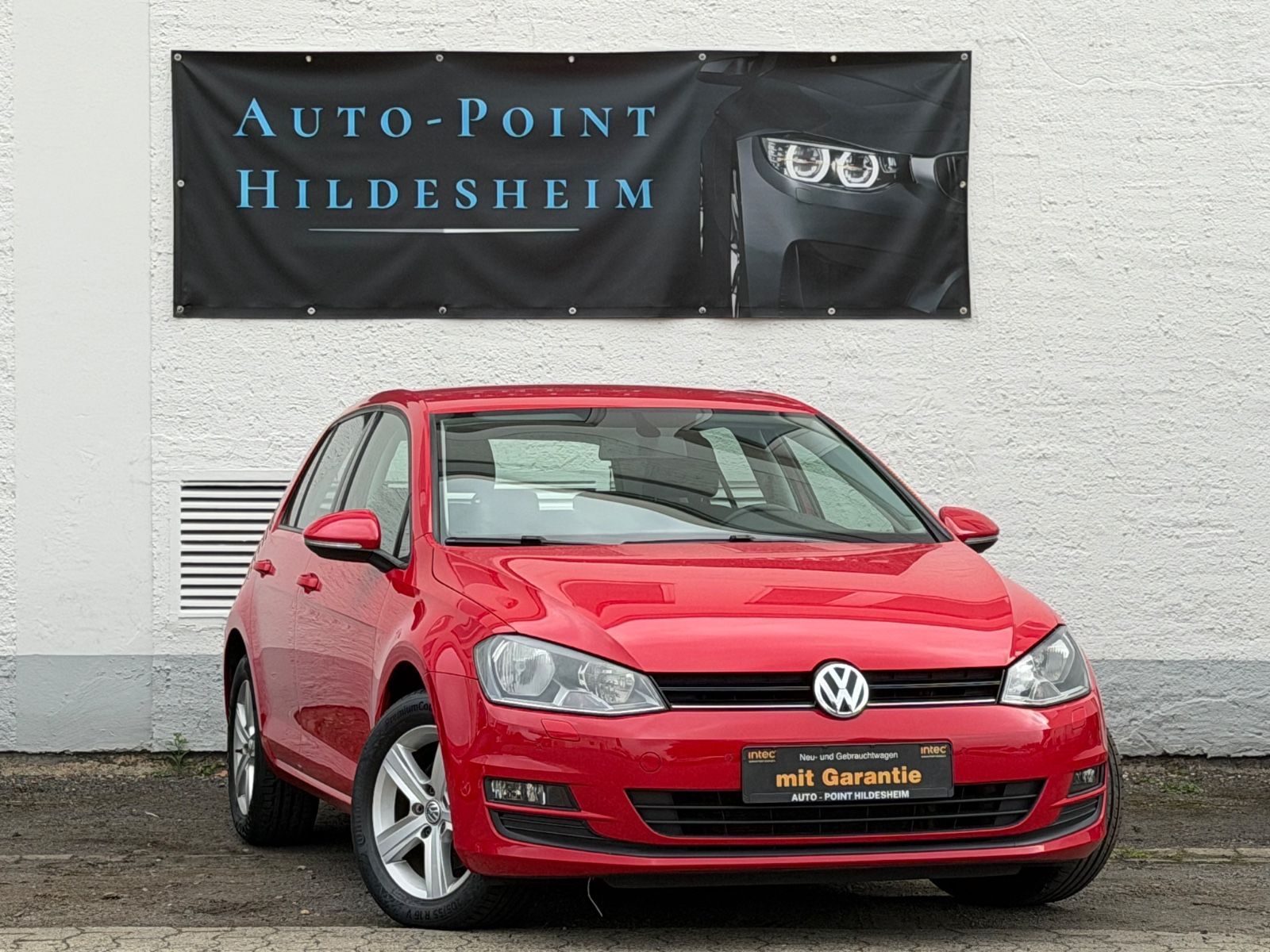 Volkswagen Golf - 1