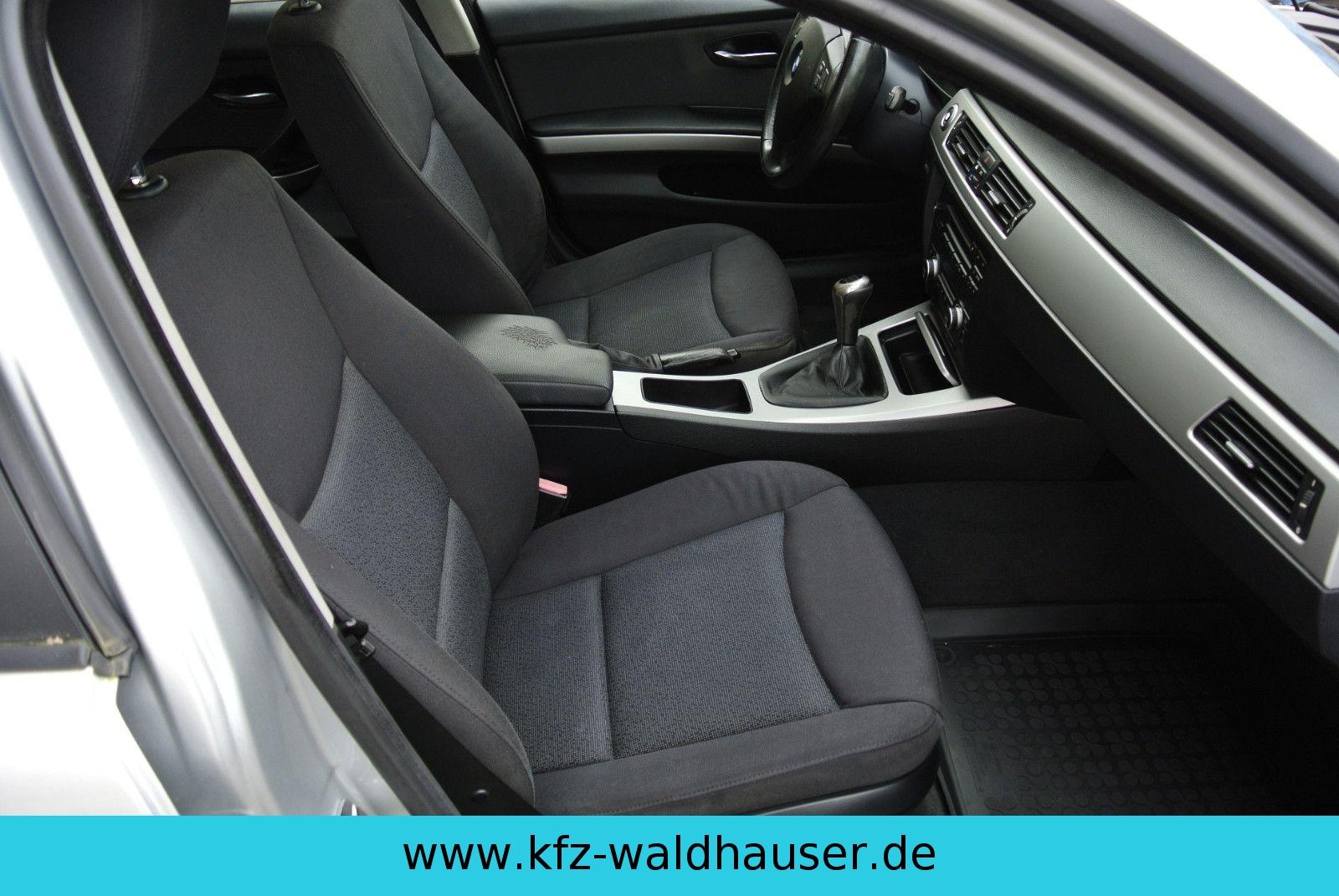 BMW 318 2008 — photo 27