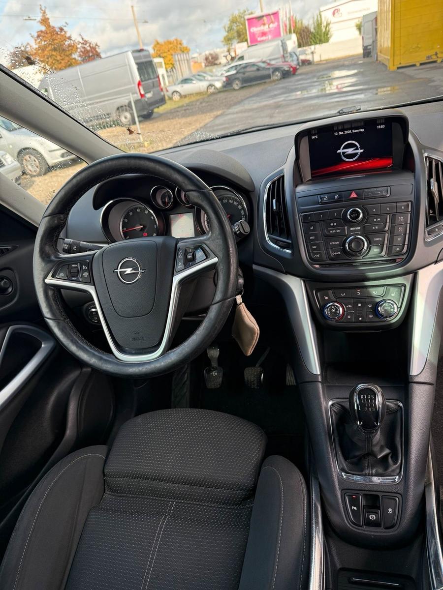 Opel Zafira tourer 2015 — photo 15