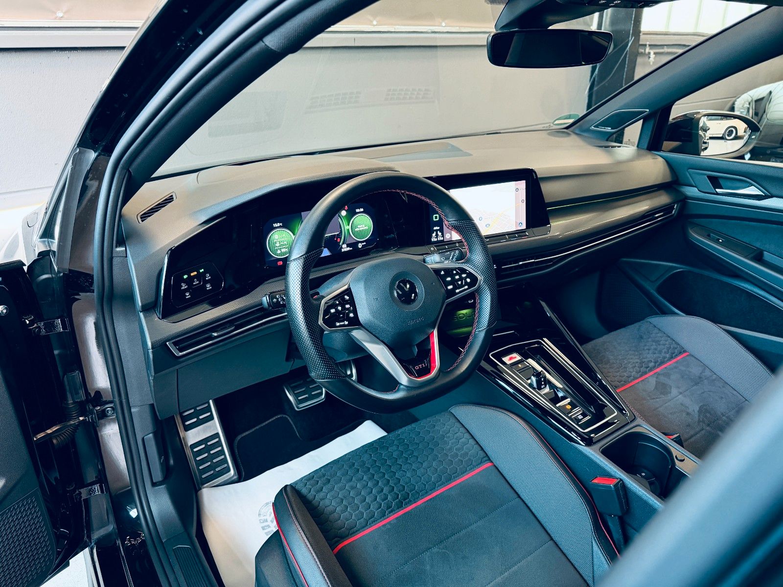 Volkswagen Golf VIII Lim. GTI Clubsport IQ/PANO/H-K/ACC/KAM foto 13