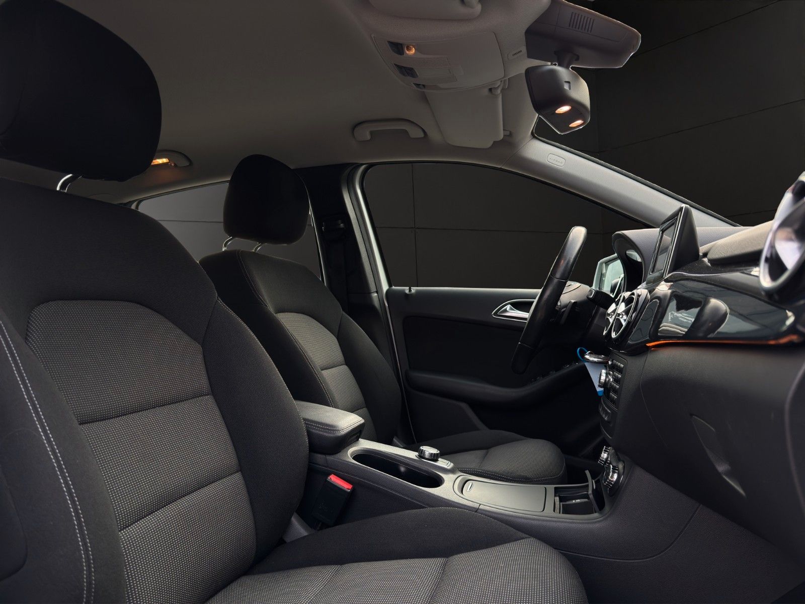 Fahrzeugabbildung Mercedes-Benz B 250 *1.Hand*Tempomat*Kamera*AHK*Sitzheizung