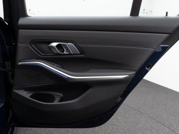 Fahrzeugabbildung BMW 320d xD Sport Line Kamera Laser HiFi AHK Komfort