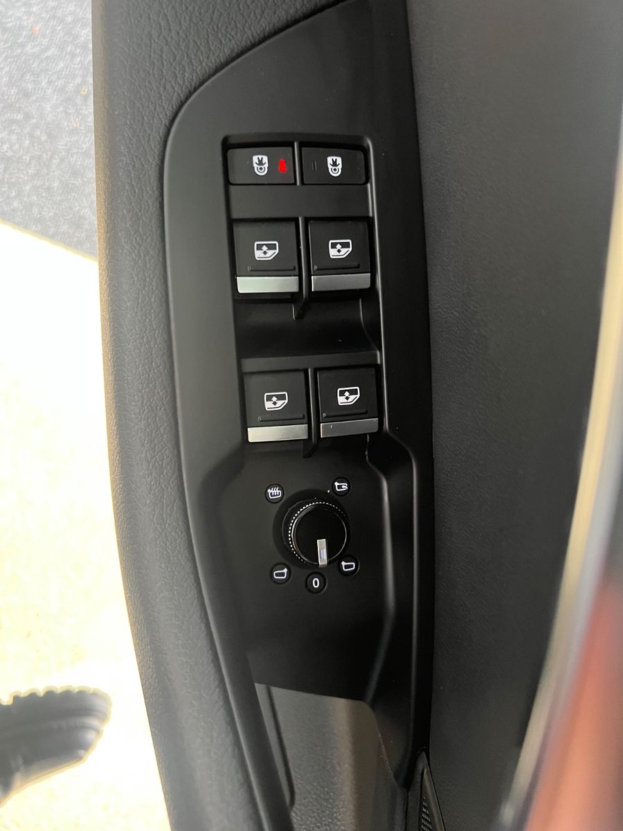 Fahrzeugabbildung Audi A6 Avant 40 TDI quattro sport S line *1.HAND*