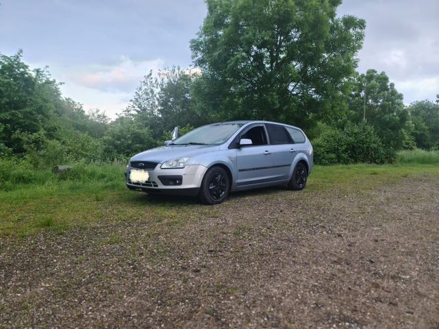 Ford Focus Turnier II MK2 1.6 kristallblau...