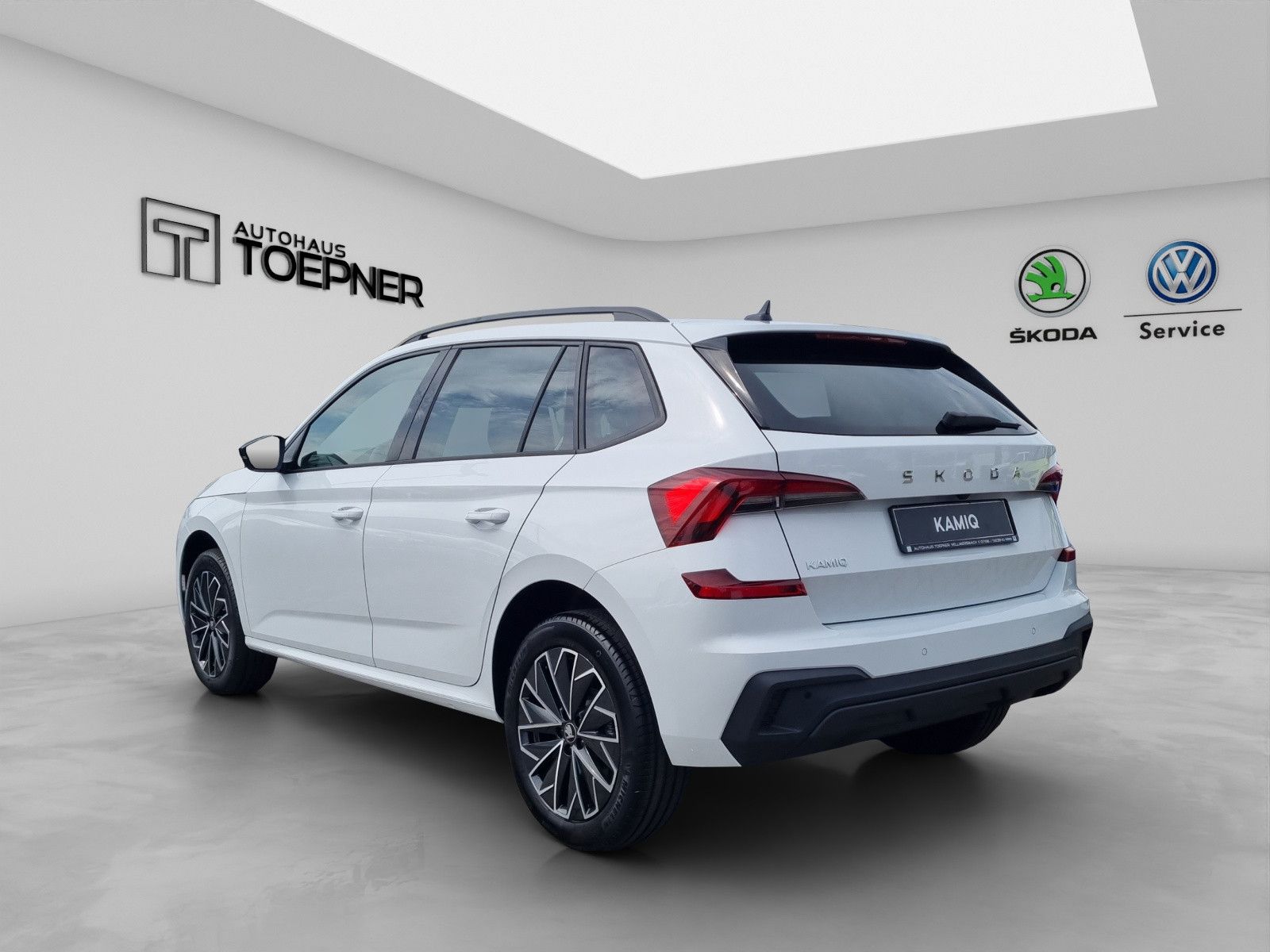 Fahrzeugabbildung SKODA Kamiq Balance 1,5 TSI AHK Simply Clever Black