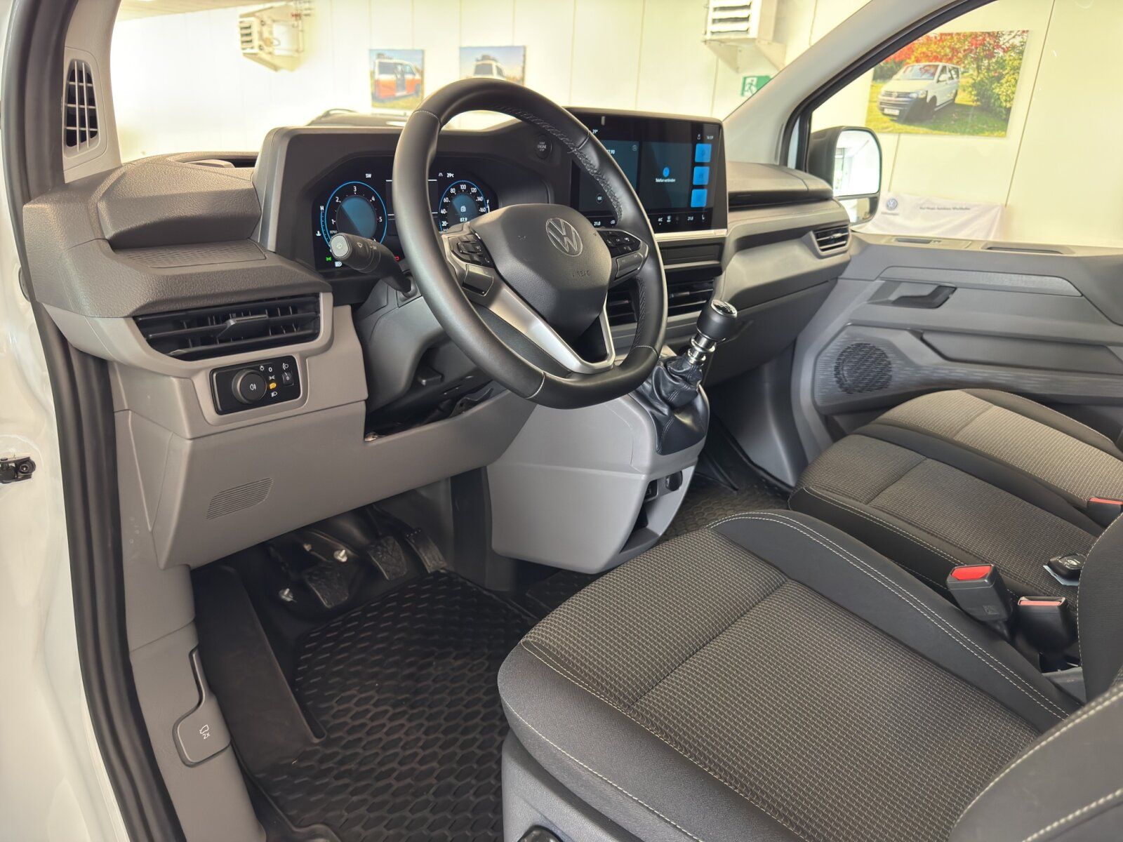 Fahrzeugabbildung Volkswagen Transporter Kasten 2.0 TDI KR 6-Gang AHK APP GJR