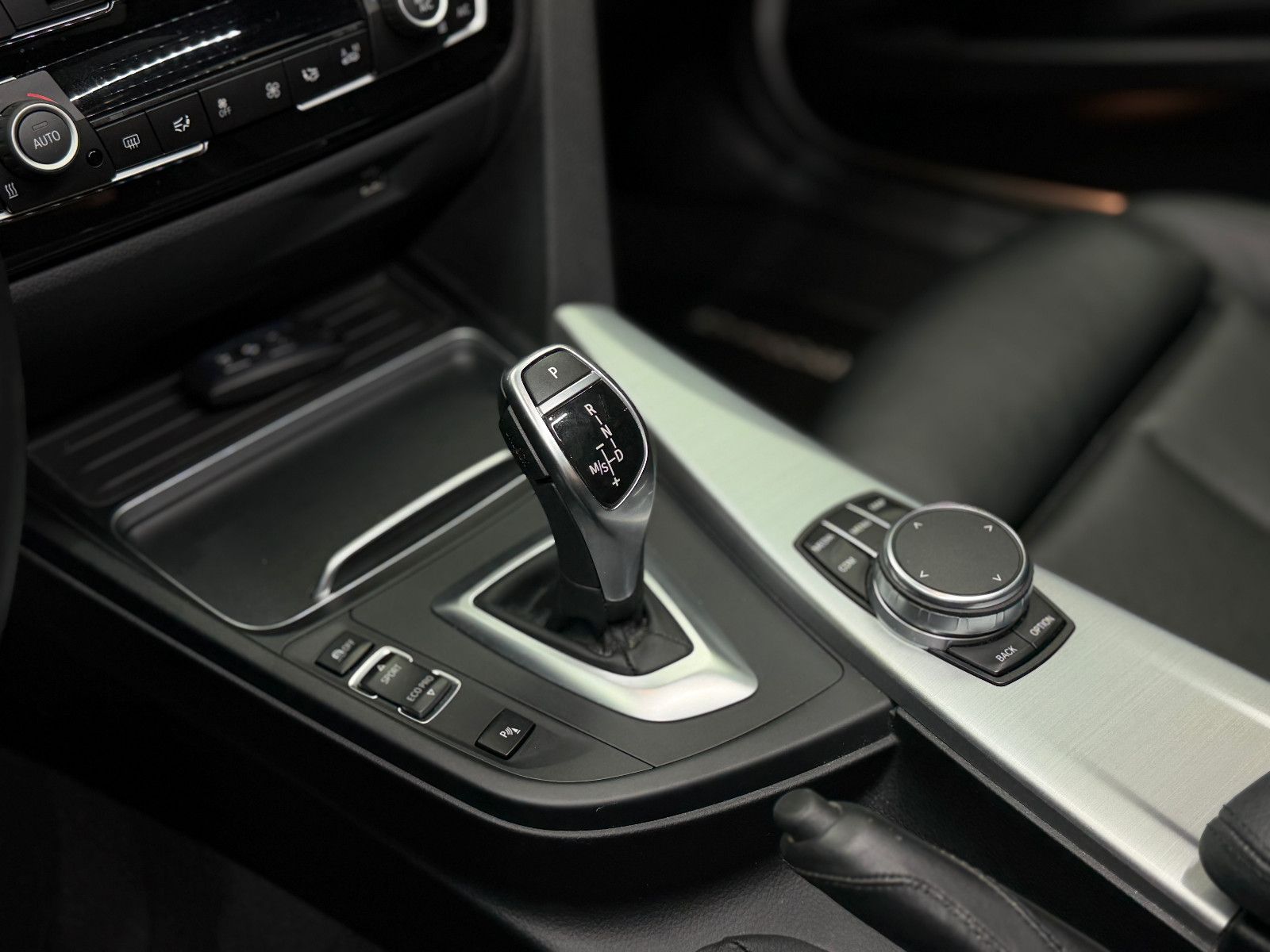 Fahrzeugabbildung BMW 340i Touring xDrive M Sport |H/K|HuD|AHK|PANO