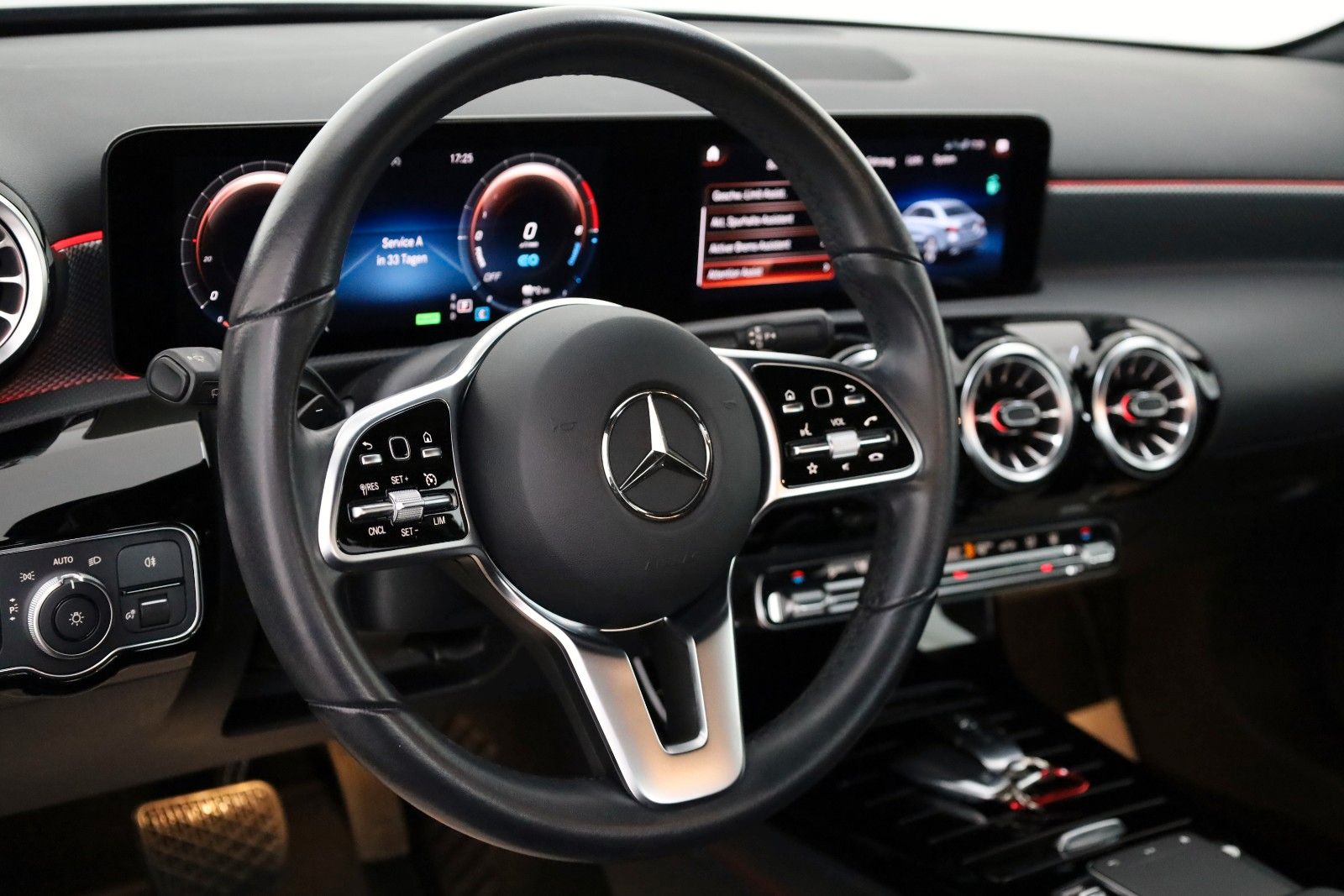 Fahrzeugabbildung Mercedes-Benz A 250 e Progressive Lim.,Leder,Navi,LED,Kamera