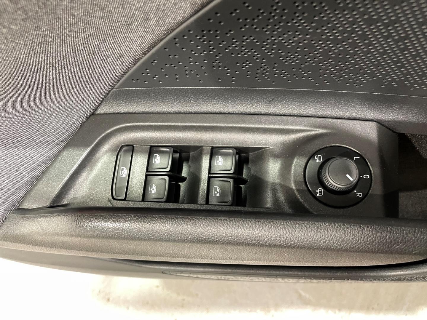 Skoda Enyaq 80 Loft Teilleder Navi LED ACC Rückfahrkam