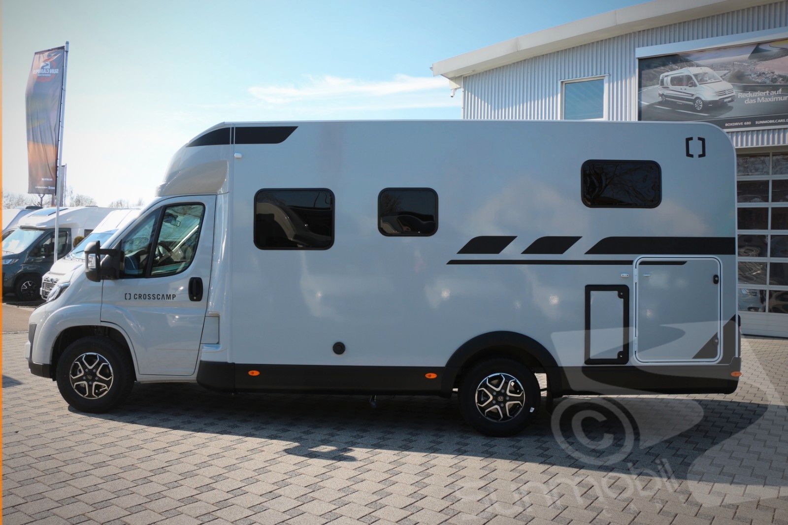 Fahrzeugabbildung Crosscamp EXPDN 7.0 E Peugeot Automatik